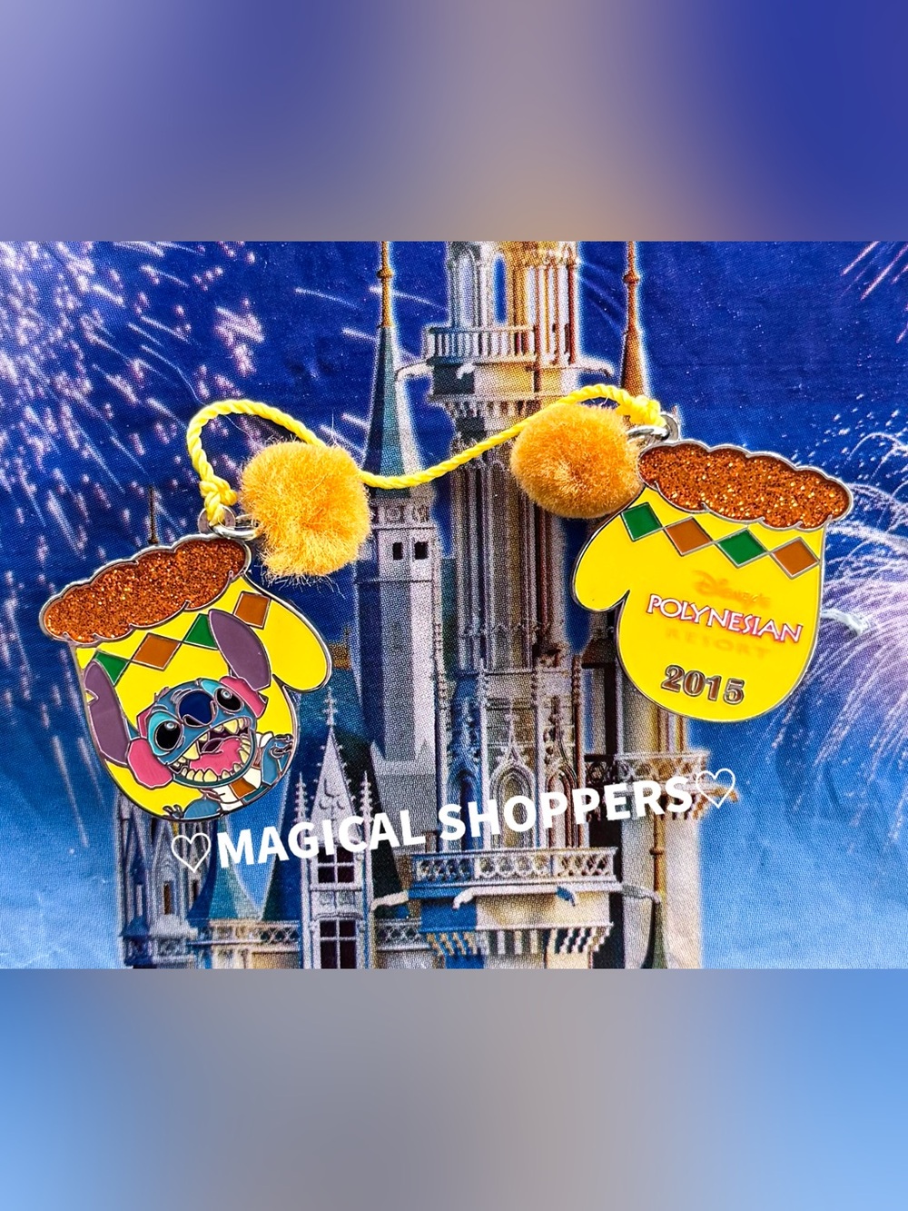 Disney Parks 2015 Happy Holidays Polynesian Resort Mitten Limited Edition LE Pin